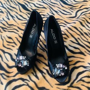 Also shoes black size 38 high hills